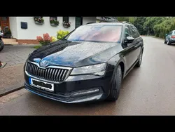 Schwarz Gebraucht 2022 Skoda Superb Kombi | 23.800 € (Guter Preis)