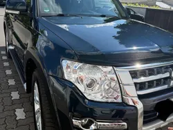 Grün Gebraucht 2016 Mitsubishi Pajero SUV | 38.600 € (Teuer)