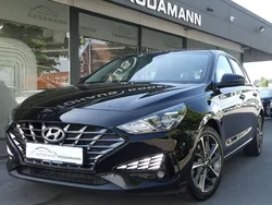 Schwarz Gebraucht 2023 Hyundai i30 Trend Limousine | 16.950 € (Fairer Preis)