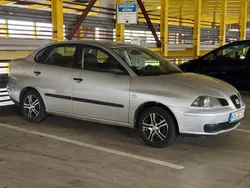 Silber Gebraucht 2003 Seat Cordoba Limousine | 1.500 €