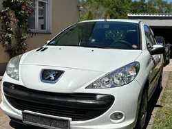 Weiß Gebraucht 2010 Peugeot 206+ Kleinwagen | 2.200 € (Fairer Preis)