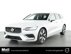 Crystal white pearl / metallic Gebraucht 2025 Volvo V60 Plus Kombi | 39.380 € (Superpreis)