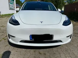 Weiß Gebraucht 2022 Tesla Model Y Long Range SUV | 39.999 € (Etwas zu teuer)