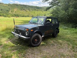 Grün Gebraucht 2015 Lada niva SUV | 7.900 € (Superpreis)