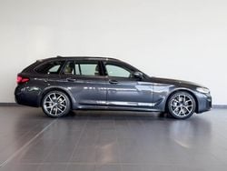 Grau Gebraucht 2022 BMW 540 M Sport Kombi | 43.900 € (Fairer Preis)