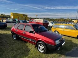 Rot Gebraucht 1998 Lada Samara Kleinwagen | 9.800 €