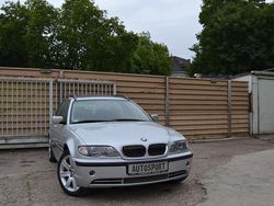 Silber Gebraucht 2001 BMW 330 Performance Kombi | 16.950 €