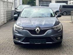 Grau Gebraucht 2016 Renault Mégane IV Experience Limousine | 6.990 € (Fairer Preis)