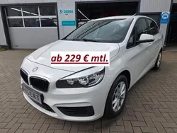Weiß Gebraucht 2016 BMW 218 Active Tourer Basis Van / Kleinbus | 14.500 € (Fairer Preis)