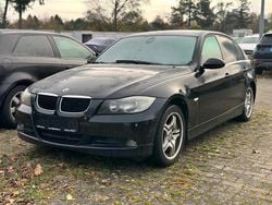 Schwarz Gebraucht 2006 BMW 320 Limousine | 1.990 € (Fairer Preis)