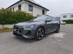 Grau Gebraucht 2021 Audi e-tron S-Line SUV | 29.450 € (Superpreis)