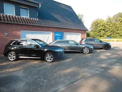 Blau Gebraucht 2023 VW Golf VIII R-line Limousine | 31.999 € (Fairer Preis)