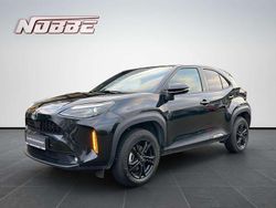 Mysticschwarz mica Gebraucht 2023 Toyota Yaris Hybrid Team SUV | 26.980 € (Etwas zu teuer)