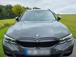 Grau Gebraucht 2020 BMW 330e M Sport Kombi | 26.500 € (Guter Preis)