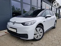 Gletscherweiss/schwarz Gebraucht 2023 VW ID.3 Kleinwagen | 30.271 € (Fairer Preis)