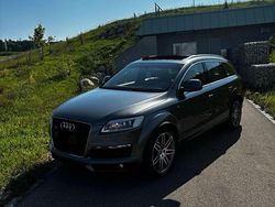 Grau Gebraucht 2007 Audi Q7 S-Line SUV | 11.500 €