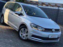 Silber Gebraucht 2016 VW Touran Trendline Van / Kleinbus | 10.700 € (Teuer)