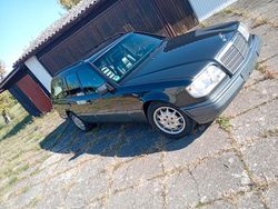 Schwarz Gebraucht 1993 Mercedes 320 Sportline Kombi | 22.800 €