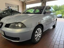Blau Gebraucht 2002 Seat Ibiza Kleinwagen | 350 € (Fairer Preis)