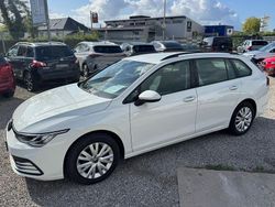 Weiß Gebraucht 2021 VW Golf VIII Comfortline Kombi | 14.499 € (Fairer Preis)