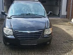 Schwarz Gebraucht 2007 Chrysler Voyager Clasic Van / Kleinbus | 2.690 € (Fairer Preis)