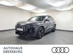 Grau Gebraucht 2025 Audi Q6 e-tron Sport SUV | 75.950 € (Etwas zu teuer)