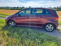 Rot Gebraucht 2006 Mercedes B180 Van / Kleinbus | 1.950 € (Fairer Preis)