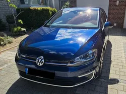 Blau Gebraucht 2017 VW e-Golf Kleinwagen | 14.100 € (Fairer Preis)