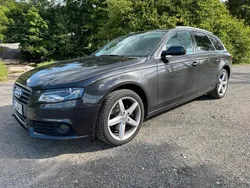Grau Gebraucht 2011 Audi A4 Kombi | 6.700 €