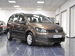 Braun Gebraucht 2015 VW Touran Van / Kleinbus | 9.770 € (Guter Preis)
