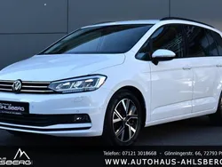 Pure white Gebraucht 2024 VW Touran Comfortline Van / Kleinbus | 38.800 € (Teuer)