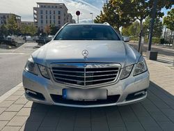 Grau Gebraucht 2009 Mercedes E350 Elegance Kombi | 5.300 €