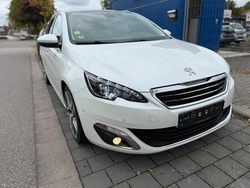 Weiß Gebraucht 2017 Peugeot 308 Allure Kombi | 8.690 € (Fairer Preis)