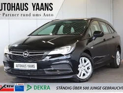 Onyx schwarz Gebraucht 2018 Opel Astra Edition Limousine | 12.599 € (Teuer)