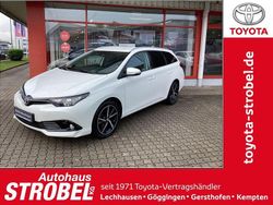 Schneeweiß Gebraucht 2018 Toyota Auris Team Kombi | 14.980 € (Etwas zu teuer)