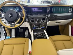 Grau Neu 2025 Rolls Royce Cullinan SUV | 604.900 € (Fairer Preis)