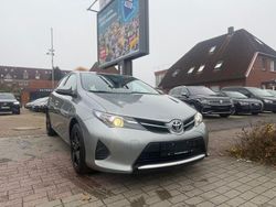 Silber Gebraucht 2015 Toyota Auris Basis Limousine | 9.590 € (Superpreis)