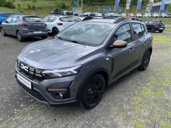 Perlmutt schwarz Neu 2025 Dacia Sandero Extreme Kleinwagen | 19.820 € (Etwas zu teuer)