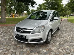 Silber Gebraucht 2005 Opel Zafira Edition Van / Kleinbus | 5.450 € (Teuer)