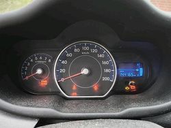 Rot Gebraucht 2012 Hyundai i10 Kleinwagen | 3.000 €