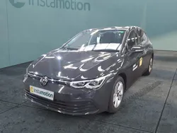 Grau Gebraucht 2023 VW Golf VIII Life Limousine | 20.930 € (Guter Preis)