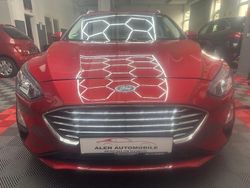 Rot Gebraucht 2021 Ford Focus Cool & Connect Kombi | 13.290 € (Superpreis)