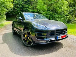 Schwarz Gebraucht 2015 Porsche Macan Turbo Chrono SUV | 44.900 € (Etwas zu teuer)