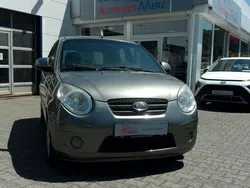 Grau Gebraucht 2009 Kia Picanto Start Kleinwagen | 2.550 € (Etwas zu teuer)