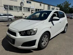 Weiß Gebraucht 2013 Chevrolet Aveo LTZ Kleinwagen | 3.990 € (Fairer Preis)