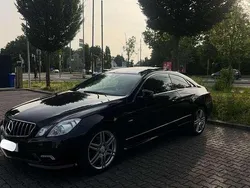 Schwarz Gebraucht 2010 Mercedes E220 Coupé | 13.500 €
