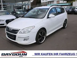 Weiß Gebraucht 2009 Hyundai i30 Style Kombi | 2.500 € (Fairer Preis)