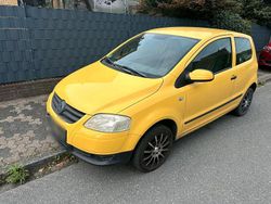 Gelb Gebraucht 2005 VW Fox Kleinwagen | 800 € (Fairer Preis)