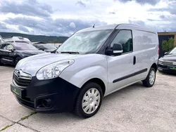 Grau Gebraucht 2018 Opel Combo Van / Kleinbus | 9.800 € (Fairer Preis)