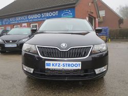 Schwarz metallic Gebraucht 2014 Skoda Rapid Ambition Kombi | 13.900 € (Teuer)